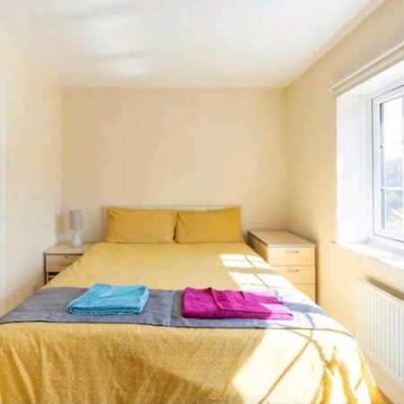 Ensuite Room Near Canal Саутхолл Экстерьер фото
