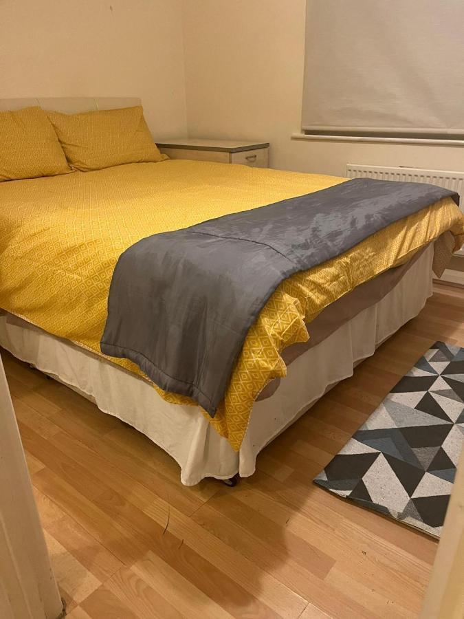 Ensuite Room Near Canal Саутхолл Экстерьер фото